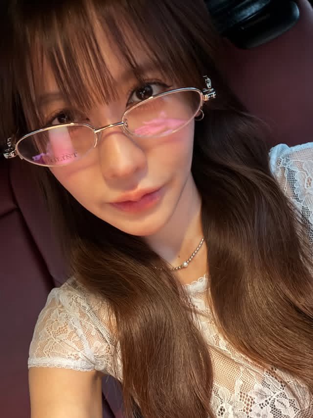 noey_translates's tweet photo. ɴᴏᴇʏ ᴋᴀɴᴛᴇᴇʀᴀ | 𝙄𝙂 𝘽𝙍𝙊𝘼𝘿𝘾𝘼𝙎𝙏 𝙐𝙋𝘿𝘼𝙏𝙀 | 𝟏𝟎𝟎𝟓𝟐𝟔 

“Happy Mondayyy! Are you starting to get tired of my daily greetings yet? Should I switch to hourly greetings insteadd? Just kiddinggg 😂 It’s the first day of a new week, so I hope you have a lovely day! 💪 Love and take good care of yourself and your well-being. We’re the only ones who truly know ourselves and the ones who are really with us all the time. So please take lots of care of yourself, okay? 😘💚”

#NoeyKanteera