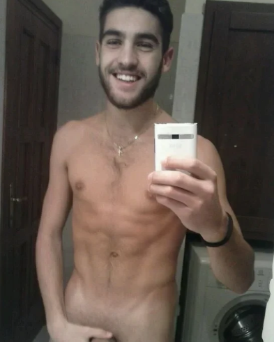 FilibertoZan's tweet photo. Italian guy showing off
Here: https://t.co/LtZzT9xLPW
#str8 #straight #bait #italian https://t.co/dEXns3hwWf