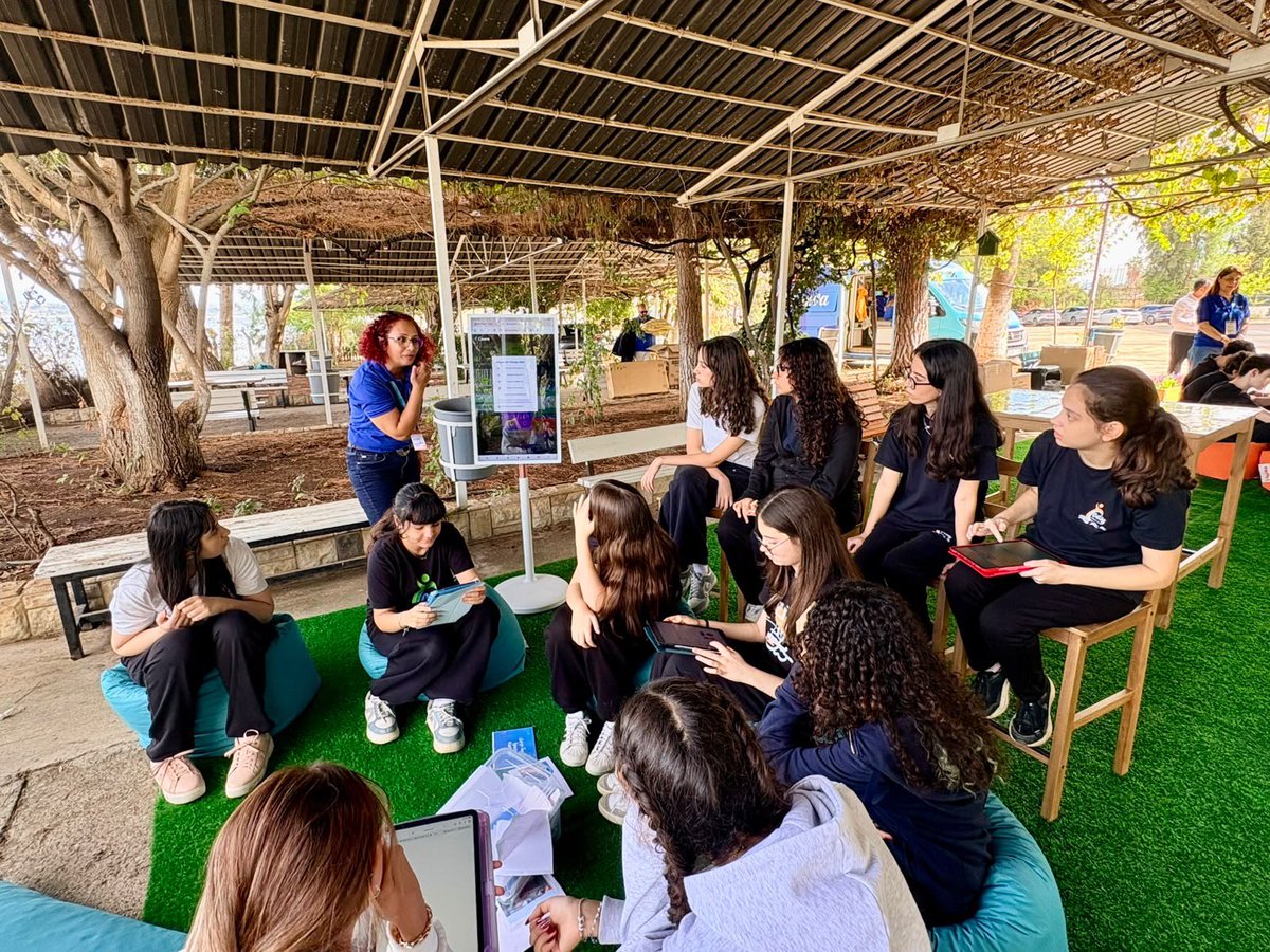 AdanaMemArGe's tweet photo. Bilim, teknoloji ve üretim yolculuğumuz devam ediyor!

Valiliğimiz himayelerinde yürütülen Adana Kalkınma Programı “Eğitim Kenti Adana” kapsamında, Müdürlüğümüzce hayata geçirilen “Adana İçin Bilim, Gelecek İçin Teknoloji” Projesi ile öğrencilerimizi yenilikçi öğrenme deneyimleriyle buluşturuyoruz.

📍 Adana ÇEAŞ Anadolu Lisesinde gerçekleştirilen Canva Karavanı etkinliklerinde;

👩‍🎓👨‍🎓 230 öğrencimiz,
🎯 32 farklı etkinliğe katılarak tasarım, dijital üretim ve teknoloji alanlarında deneyim kazandı.

Üreten, tasarlayan ve geleceğin teknolojilerine yön veren gençlerimizin yanında olmaya devam edeceğiz. ✨
@tcmeb 
@AdanaMem 
@mnaras 
@Selcuk_Tyurek01 
@canva_tr