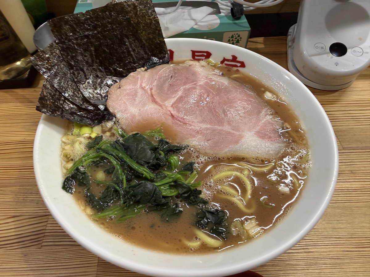super_trunks_'s tweet photo. 昨日あれから泊まりで2日目観光案内
あいにくの天気だけど喜んでもらえただろうか... https://t.co/ID6jmLCYce