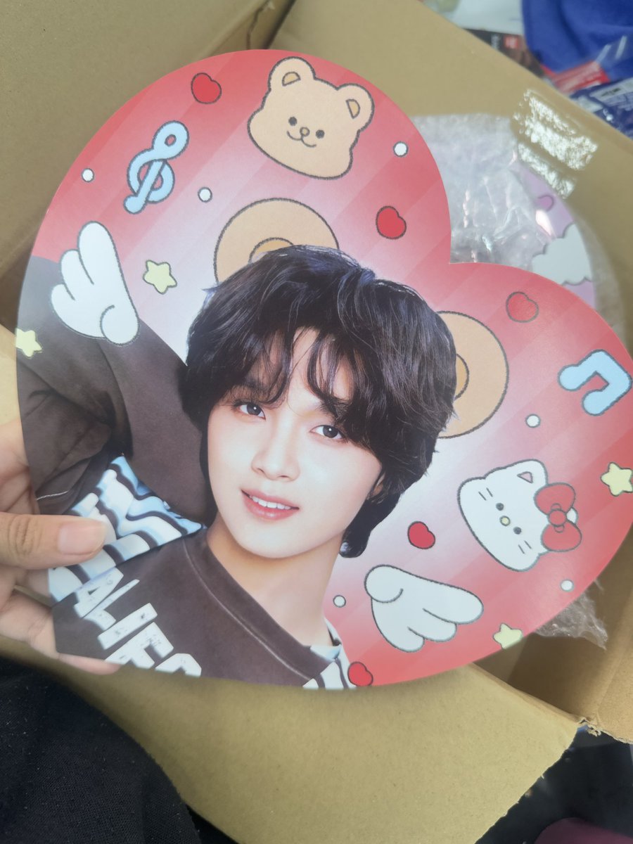 pupurutoyaaaa's tweet photo. กอว.ถึงมือผ้มมม ฟินอ่ะ นรมากกกกกกกกกกกก 🥰🥰🥰🥰🥰🥰🥰

 เลิฟบางกอกปริ้น https://t.co/VvKe5rGKa6