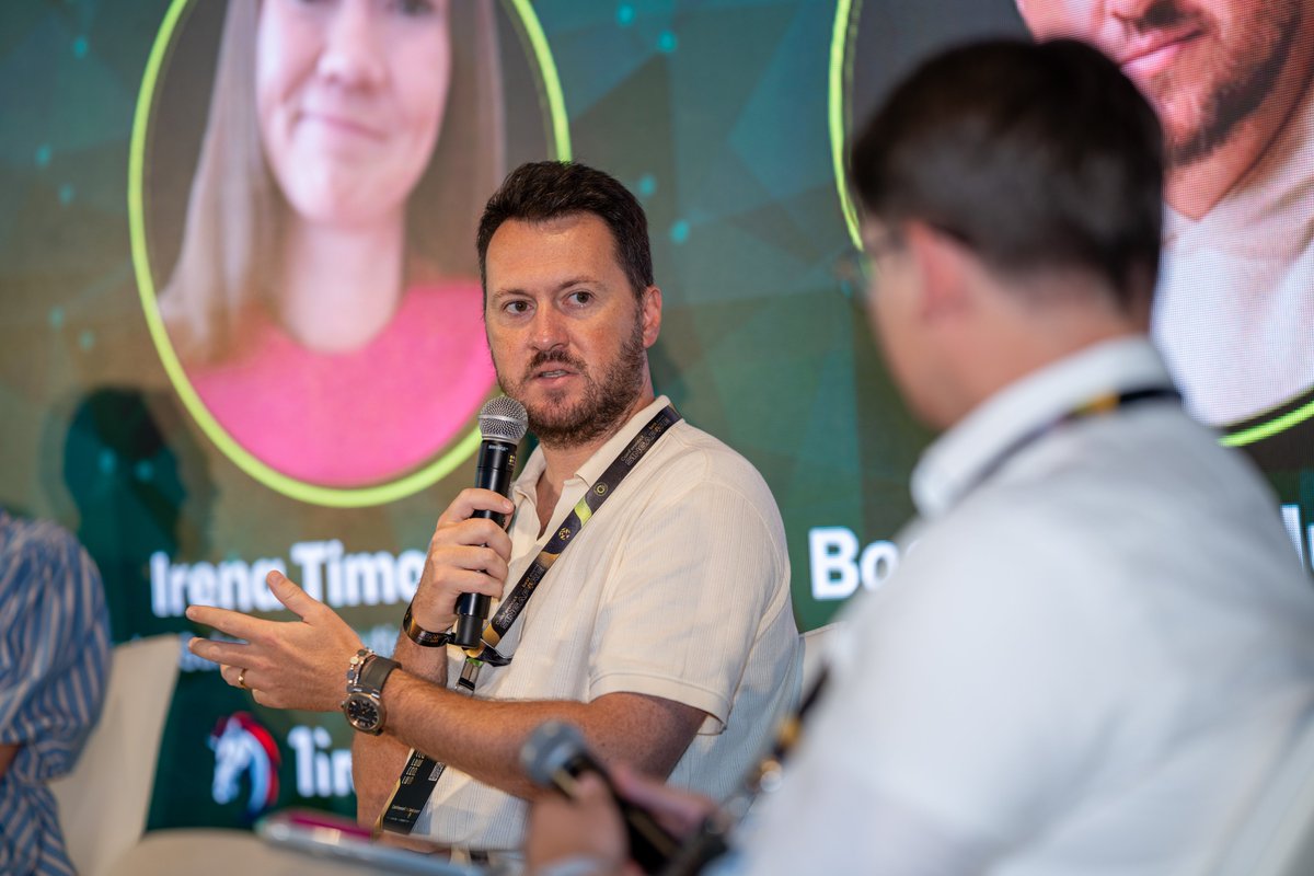 CoinFerenceX's tweet photo. That’s a wrap on Panel 03! 🎙️

A huge thank you to our speakers for breaking down how Real World Assets are growing up, from pilots to scaling on-chain products:

• @irenaxbt | Head of Sales & Institutional Partnerships, @1inch 
• @edwin_mata | CEO & Co-Founder, @Brickken
• UV | Core Contributer, @DopaMintLabs 
• @BgdRadulescu | Co-Founder, @untold | @RhunaIO 
• @aksenovd15  | Founder, @carriedforward 

Stay tuned for more live highlights from Gardens by the Bay! 🇸🇬

#CoinFerenceX #TheBestEvent
