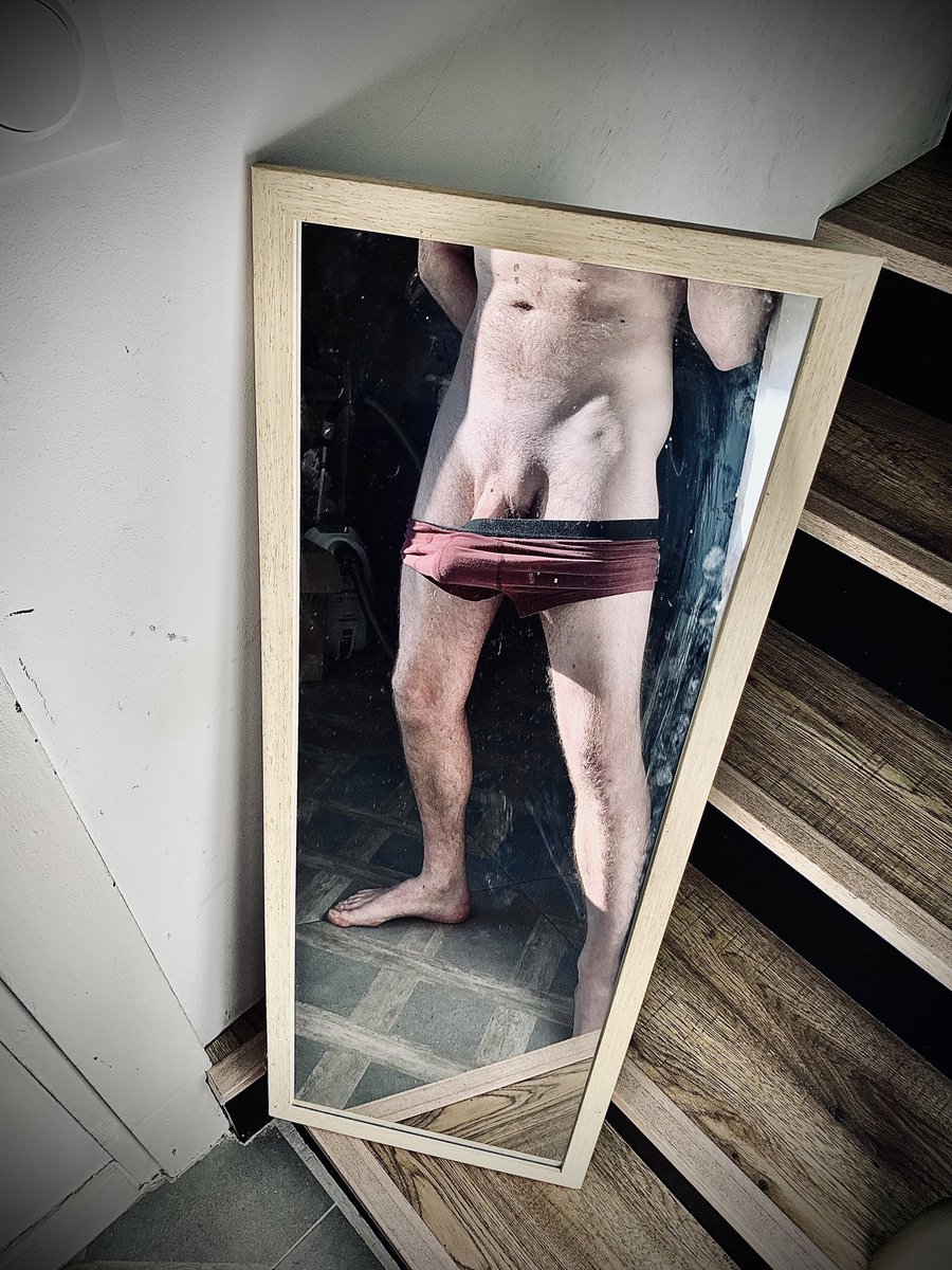 El_Oizo's tweet photo. bulge for your morning. 

like if you’d grind on it. 😏

#nsfwtwt #nsfw #bwc #bulge #horny https://t.co/3UoROFi40K