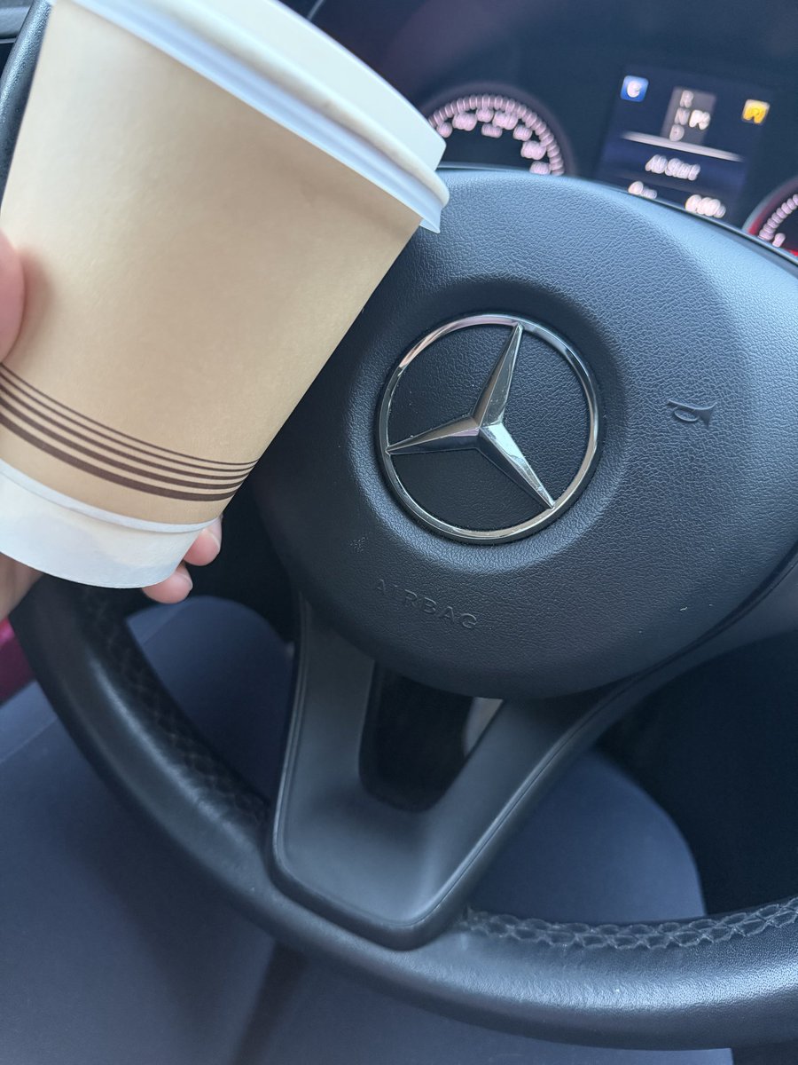 HerrinHanni's tweet photo. Auf dem Weg zur Arbeit darf der Kaffee nicht fehlen. ☕️ welche Zahlspalte bückt sich und gönnt mir diesen Kaffee? 😈

#Zahlsklave #Herrin #Göttin #Zahlschwein #Paypig #Payme https://t.co/ldFkjTVy5V