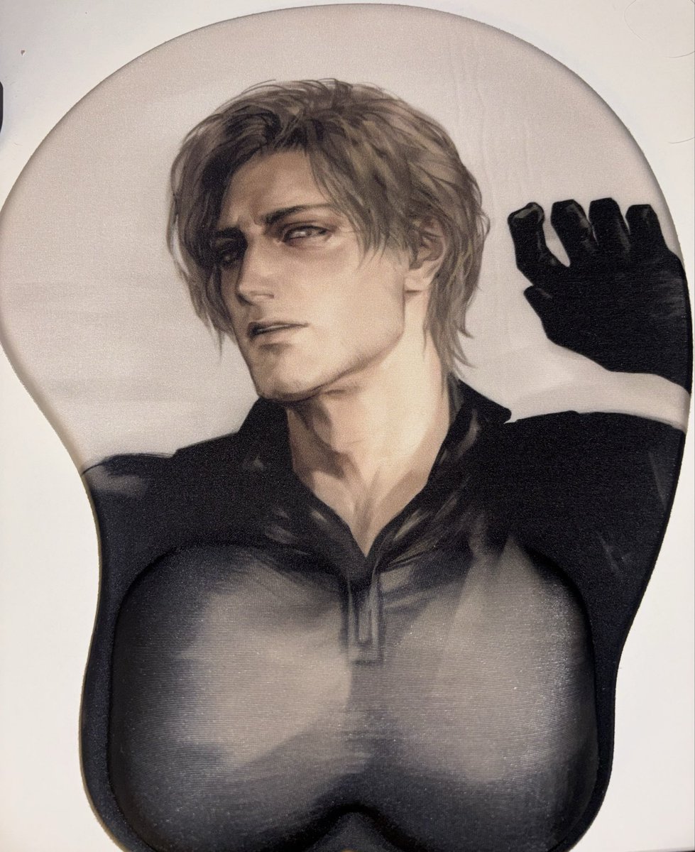 naxennedy's tweet photo. Birthday gift from my besties, love you guys  #leonkennedy #ResidentEvilㅤ #re9 https://t.co/j7ExLV2c2F