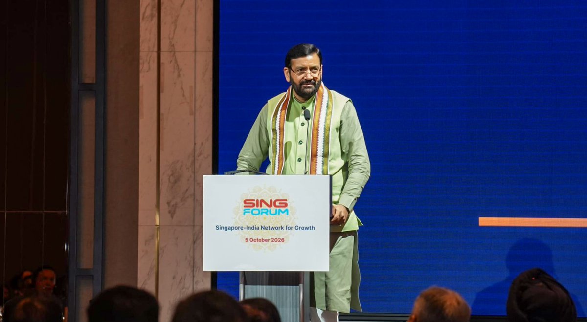 NayabSainiBJP's tweet photo. सिंगापुर दौरे के दूसरे दिन SING FORUM (Singapore India Network for Growth) के मंच पर संवाद का अवसर मिला। इस अवसर पर Ms. Gan Siow Huang, Minister of State, Ministry of Foreign Affairs & Ministry of Energy, Trade and Industry से चर्चा हुई।

हरियाणा और सिंगापुर के बीच इंफ्रास्ट्रक्चर, इंडस्ट्री और आपसी सहयोग बढ़ाने के विभिन्न पहलुओं पर विस्तृत चर्चा हुई। हमारा लक्ष्य हरियाणा को इंडस्ट्रियल पावर बनाने के साथ-साथ भारत की इनोवेशन कैपिटल के रूप में स्थापित करना है।

प्रदेश में सिंगापुर की कंपनियों के टेक्नोलॉजी और प्रोफेशनल कैपेबिलिटी सेंटर्स स्थापित करने तथा गुरुग्राम और आसपास के क्षेत्रों में इंटीग्रेटेड टाउनशिप, कमर्शियल डेवलपमेंट और मॉडर्न अर्बन इंफ्रास्ट्रक्चर के क्षेत्र में पार्टनरशिप की बहुत संभावनाएं हैं।

#HappeningHaryana #StartupHaryana #ViksitHaryana

@MFAsg