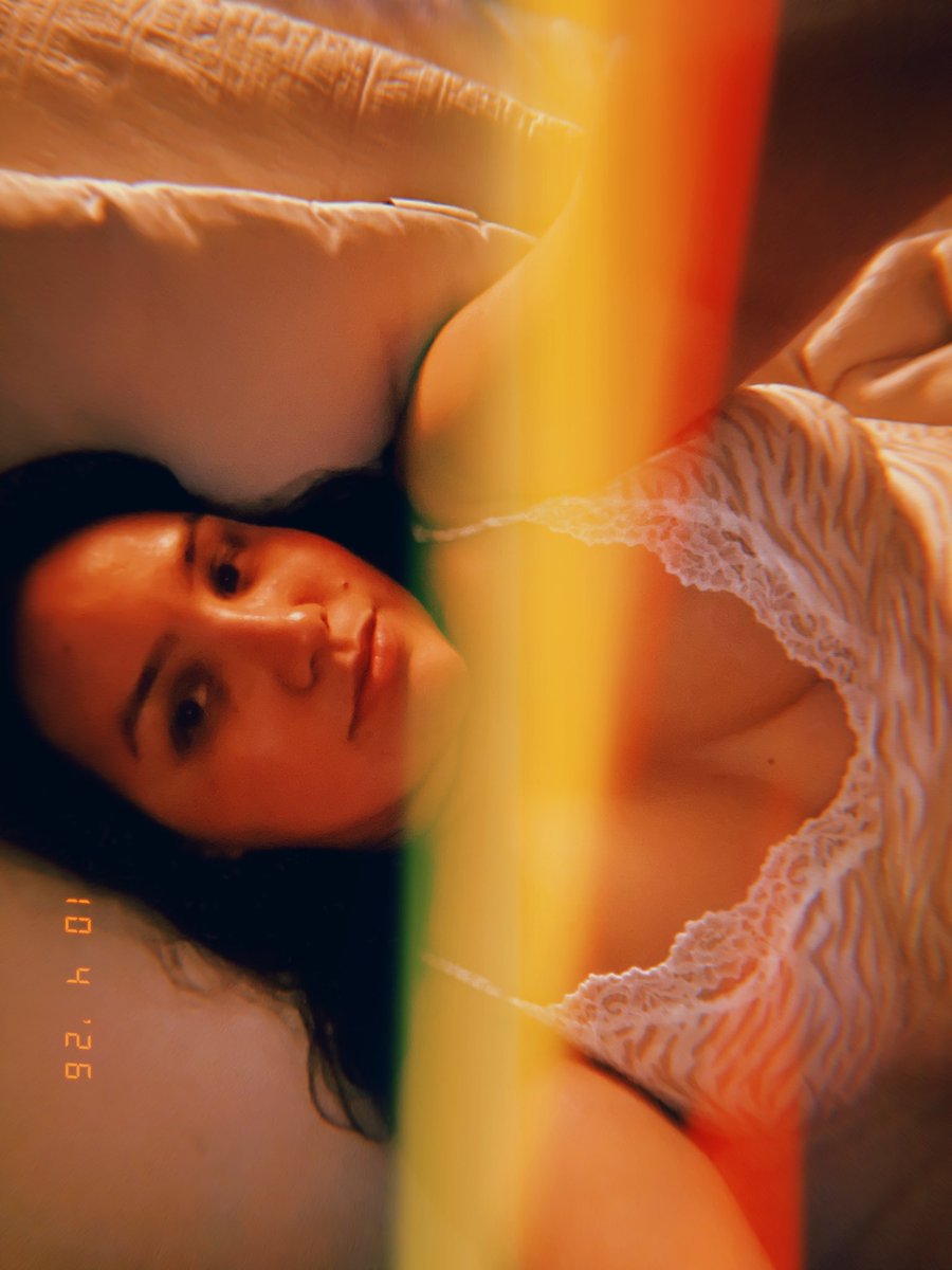 breemonique14's tweet photo. 🌙✨ https://t.co/1PjlKNDByn