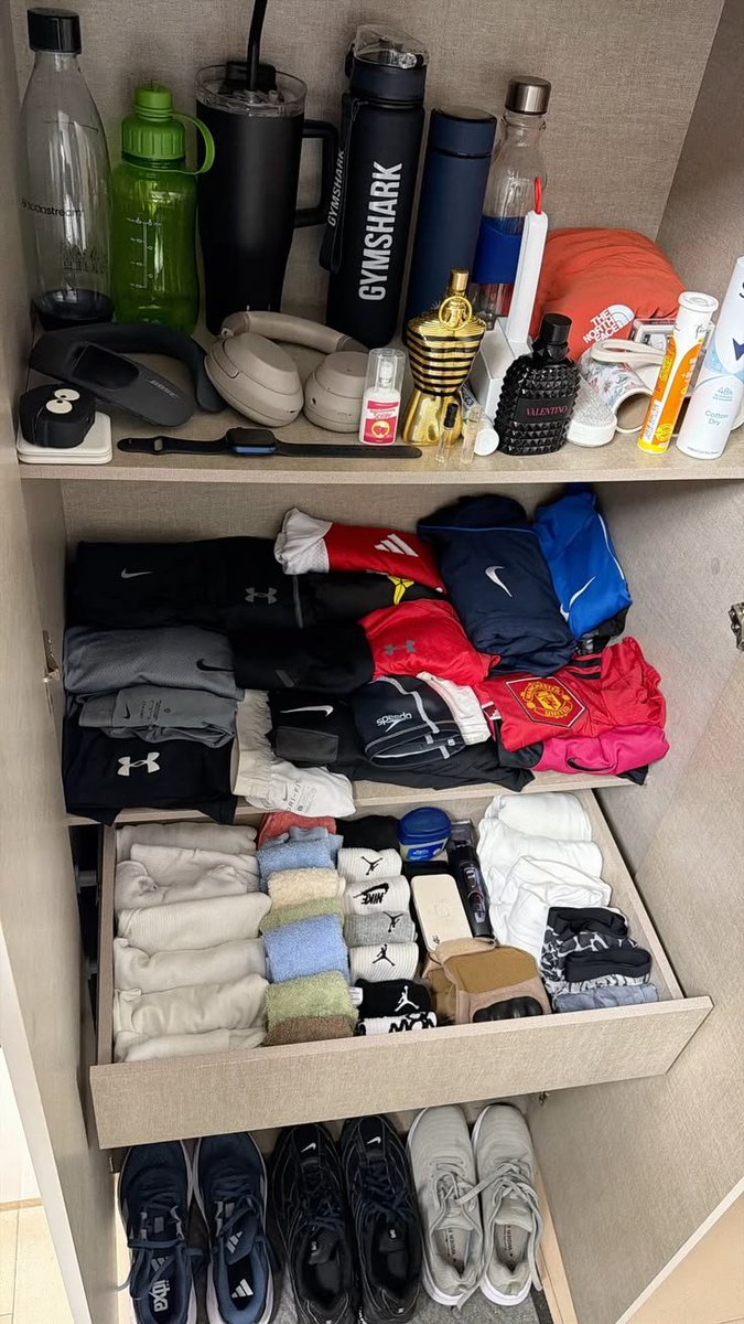 GentlemenxEra's tweet photo. Organized space. Sharp style. Daily discipline. https://t.co/Za4nlivWlO