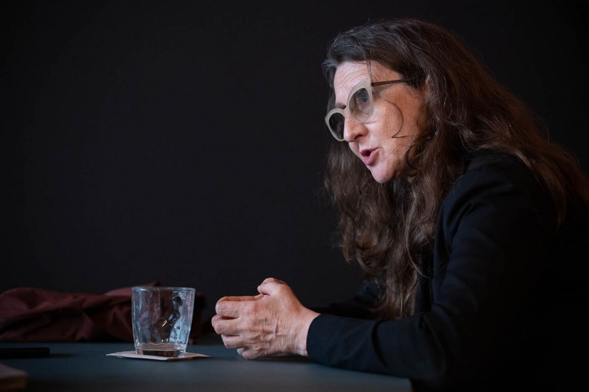 culturplaza's tweet photo. 🗣️ Lucrecia Martel: “La única forma de salvarse de la estupidez es que te interese mucho el mundo”

🔗  https://t.co/5qpJQcOazx 

La cineasta argentina reniega de los universos cinematográficos y pide que el lenguaje deje de imponerse a la imagen y el sonido https://t.co/gUx7ojs6x5