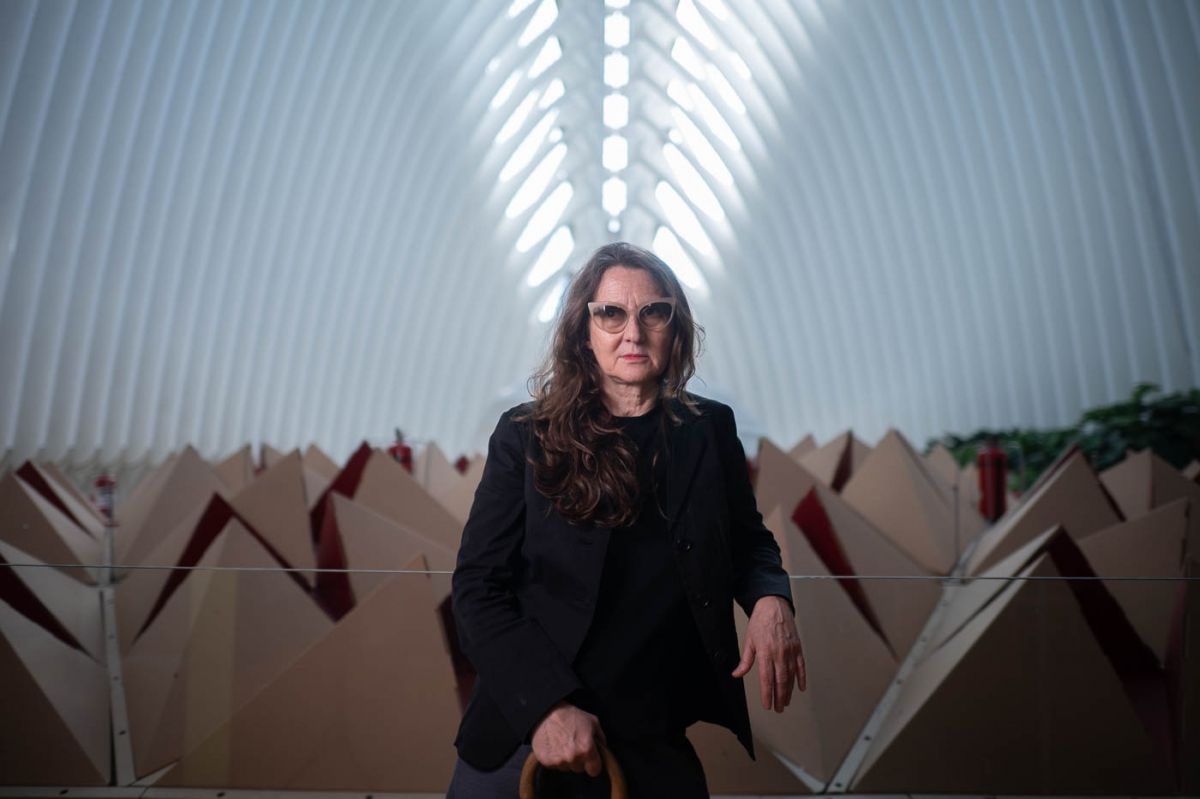 culturplaza's tweet photo. 🗣️ Lucrecia Martel: “La única forma de salvarse de la estupidez es que te interese mucho el mundo”

🔗  https://t.co/5qpJQcOazx 

La cineasta argentina reniega de los universos cinematográficos y pide que el lenguaje deje de imponerse a la imagen y el sonido https://t.co/gUx7ojs6x5