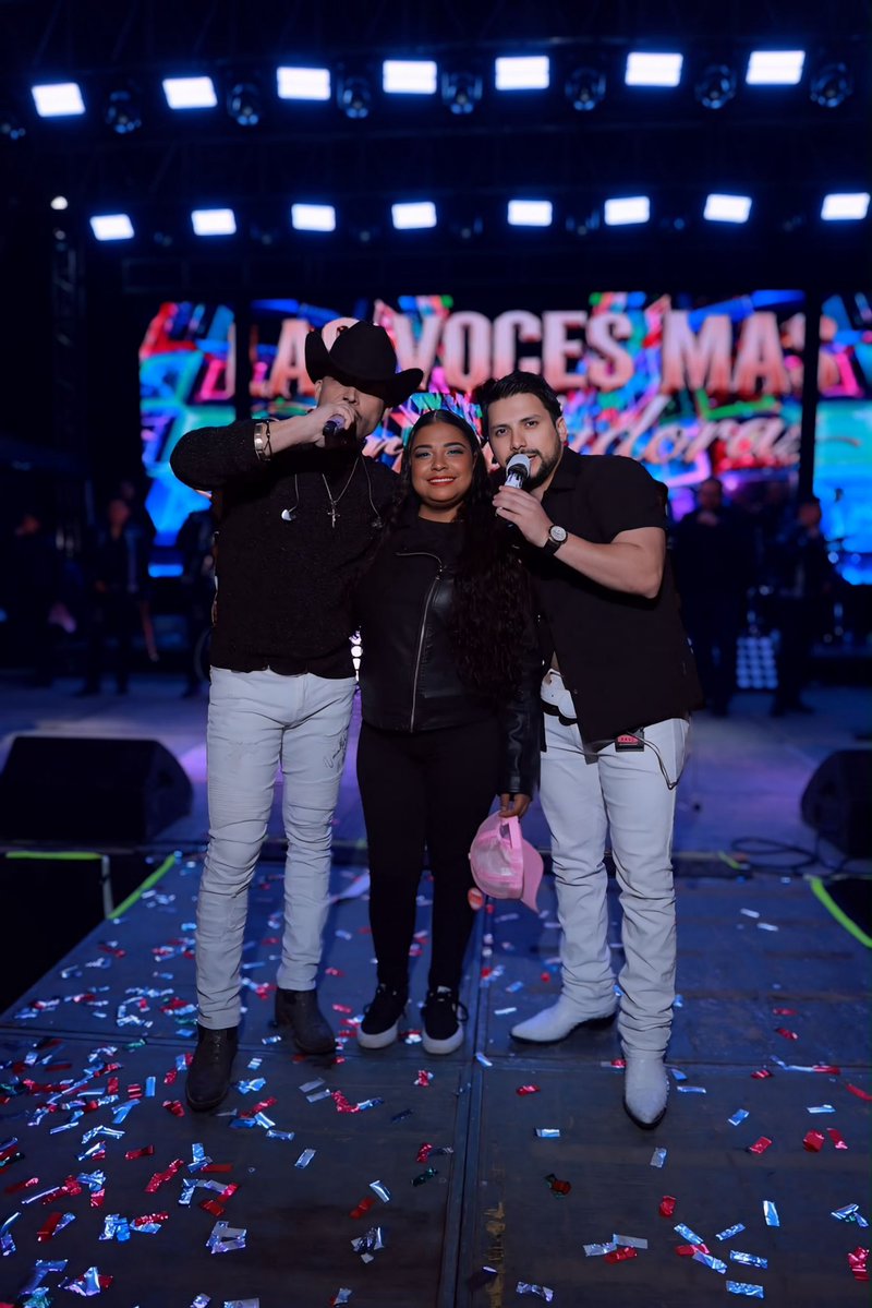 MariGallegos_11's tweet photo. Estoy tan agradecida con Dios y con la vida por poner personas tan maravillosas en mi camino 
@GermanMontero5 en verdad que Te Amo infinitamente ♾️💖
mil gracias por siempre  #VincenMelendres #LasVocesMasArrolladoras #FamiliaFansGM @CorazonesGM #ApaxcoEdoMex https://t.co/XzZNVNeyfv