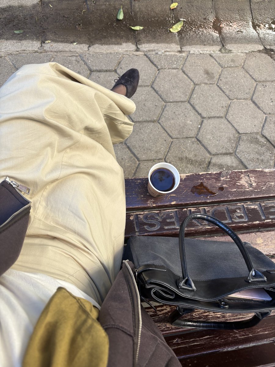askvebilinc's tweet photo. sabahları çay içmeden güne başlayamıyorum dostum 2 https://t.co/k9vUqL1NTP