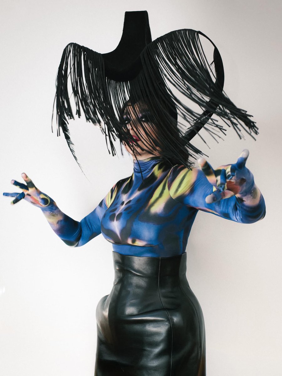 IGabrielVR's tweet photo. Björk keeps looking so fucking amazing
Always very groundbreaking https://t.co/1Cnpgz4dfc
