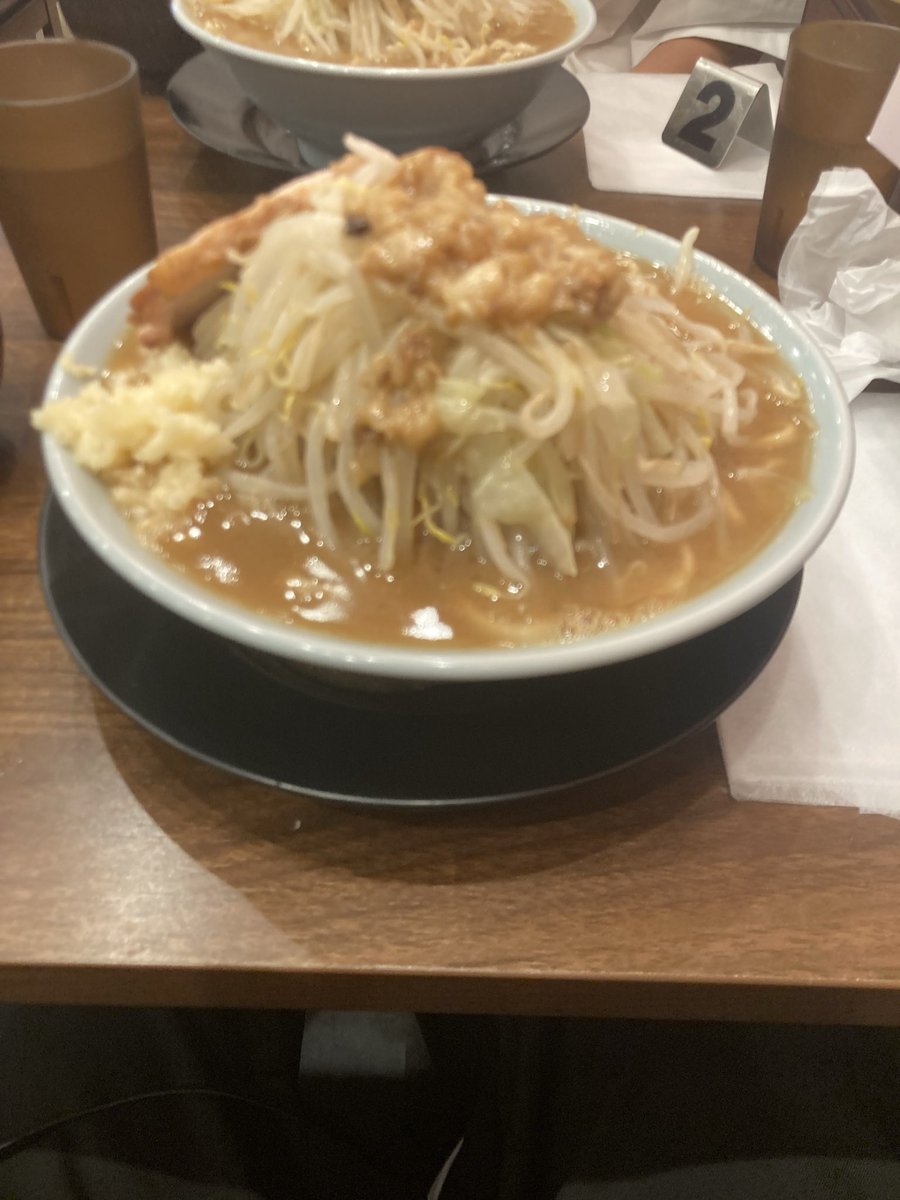 carbonfiber1141's tweet photo. 俺の生きる道　水戸駅らー麺街道店
ラーメン300g ヤサイマシ辛アブラ https://t.co/6QcCCCGNPT