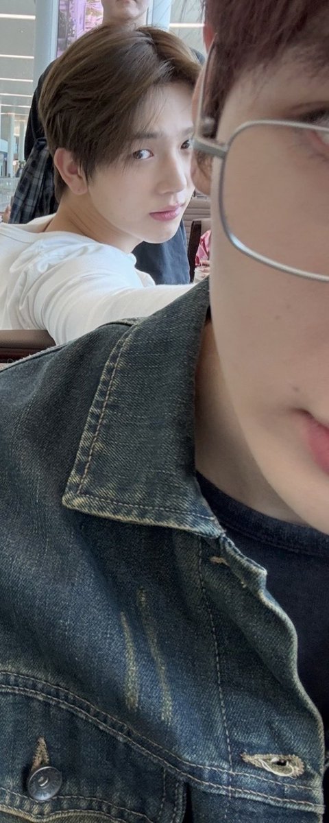 by_EPEX's tweet photo. 기매누 생일 축하한당 입사동기 기매누랑 알고 지낸 지 거의 8년이네 시간 너무 빠르다 시간이 흐를수록 더 멋지고 어른이 되어 가는 거 같아서 형이 너무 뿌듯하다ㅋㅋㅋㅋㅋㅋㅋ 앞으로도 좋은 추억 많이 만들고 재밌게 살자고~ 오늘 너의 날이니까 원하는 거 다 해도 돼 뭐든 말만 하셔 생일축하한다~~🫶🏻

#EPEX #이펙스 #MU #뮤
#백승으로_채워갈_10월의_순간들
#Oct_Moments_with_BAEKSEUNG