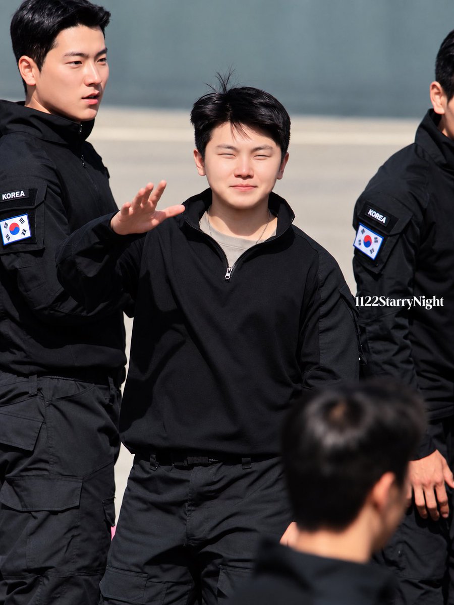 1122StarryNight's tweet photo. 261005 계룡지상군

#우지 #이지훈 #세븐틴
#SEVENTEEN #WOOZI #ウジ
#李知勋 #李知勳 https://t.co/ayVvXrhg4v