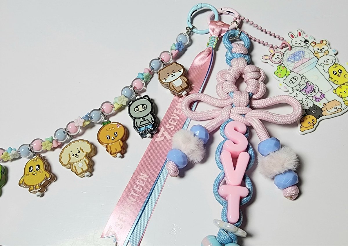 belsBakesnCraft's tweet photo. New Bagcharms
#seventeen #miniteen #carat #charms #crafts https://t.co/C5AOurJzqz