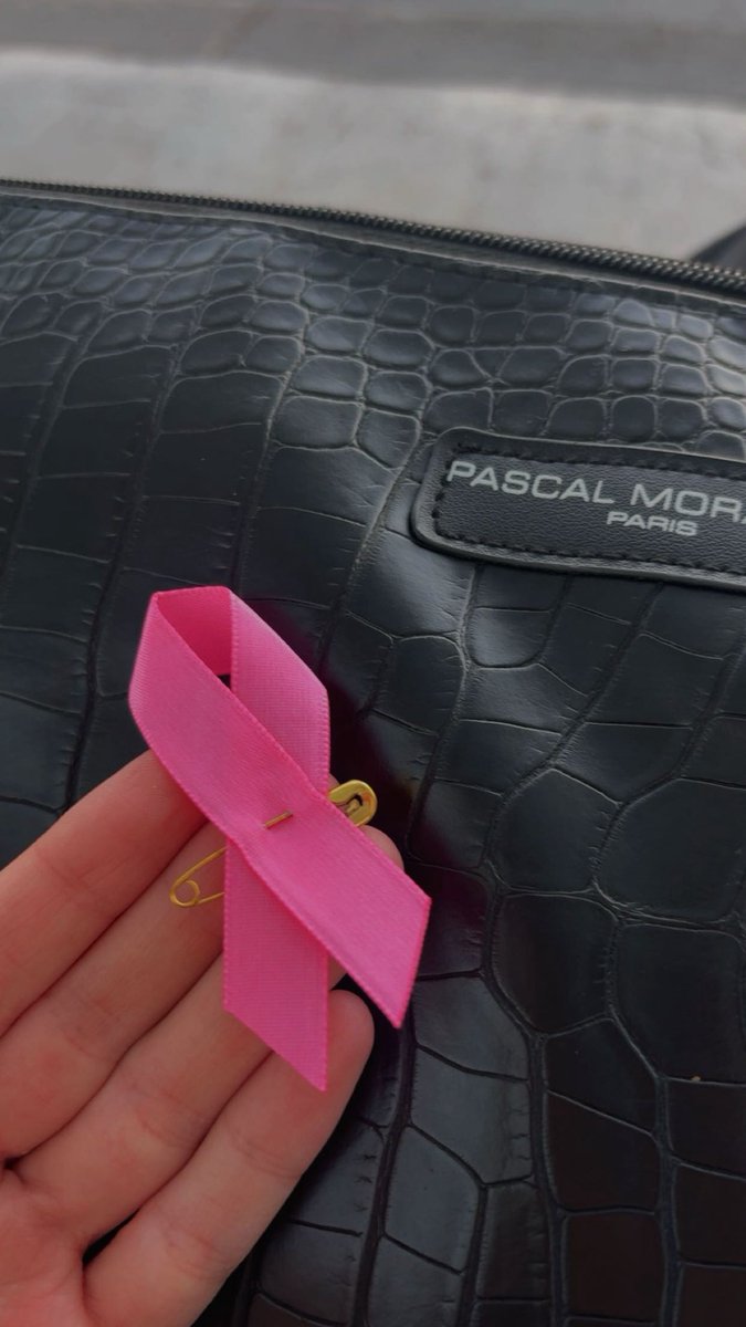 bletashbni_'s tweet photo. En ce mois d’Octobre Rose une pensée pour toutes celles qui se battent celles qui ont vaincu et celles qui nous ont quittés 
Ensemble, sensibilisons, soutenons et n’oublions jamais l’importance du dépistage. 🌸🌸 https://t.co/f4n04K1f6C