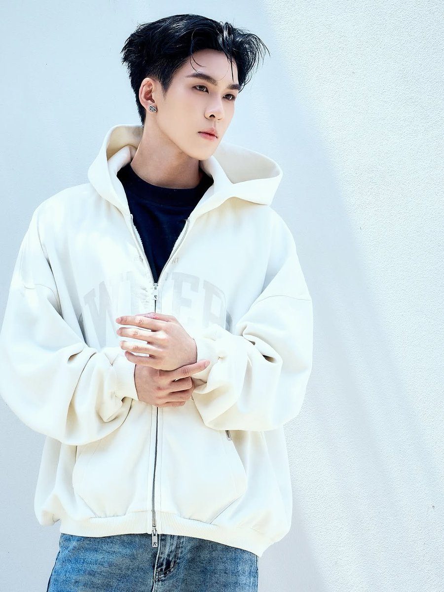 _LNLN_'s tweet photo. Represent กับอู่อู๋ หล่อมากครับ 🤍🖤

#auautnp #representth https://t.co/Jm2VW7YNYm