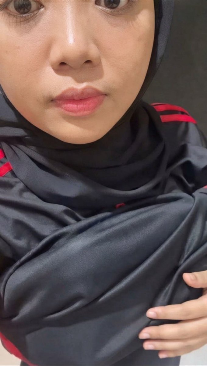DukiiNa's tweet photo. Tengah ramai kt malay budak ni #awektudung #awekmelayu #awembest #awekpadu https://t.co/brOKKmkJY4