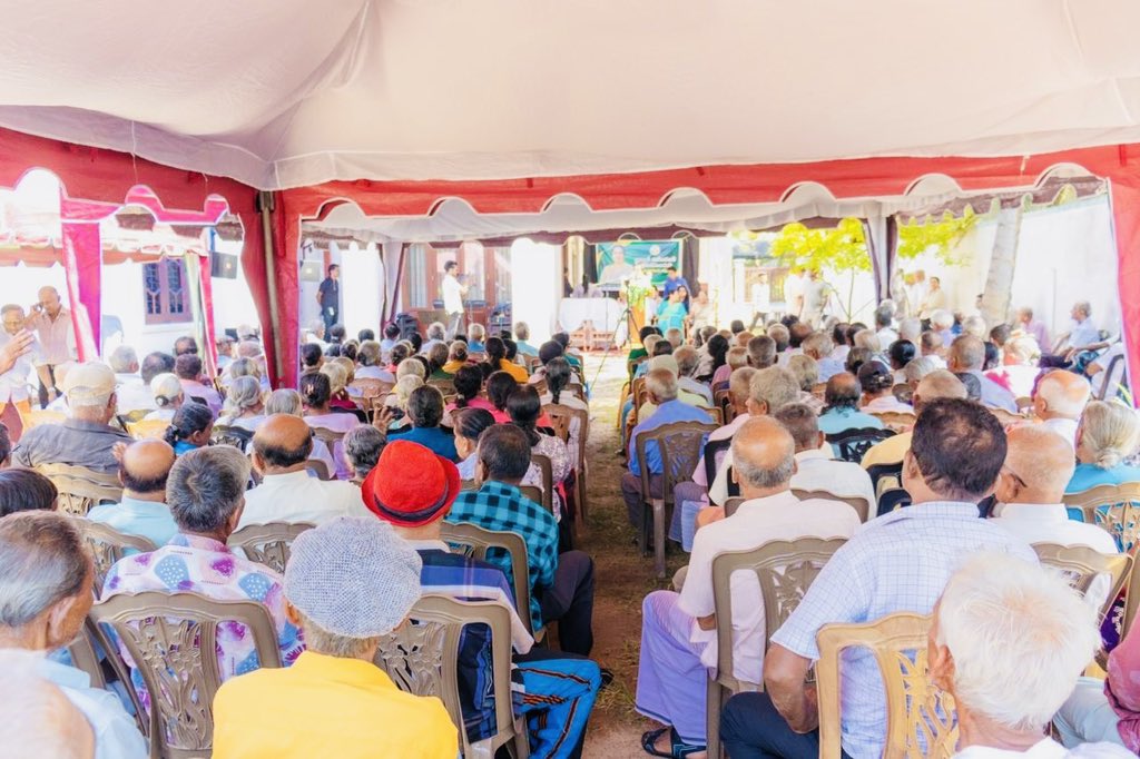 rajakarunahs's tweet photo. දිවුලපිටිය ආසනයේ සම සංවිධායක ප්රසාදනී කාරියවසම් මහත්මිය විසින් සංවිධානය කල වැඩිහිටි උපහාර උළෙලට සහබාගීවූ අවස්ථාව.
#HarshanaRajakaruna #SamagiJanaBalawegaya #SriLankaPolitics #CleanPolitics #fypシ #highlights https://t.co/WTDUBvjFKw
