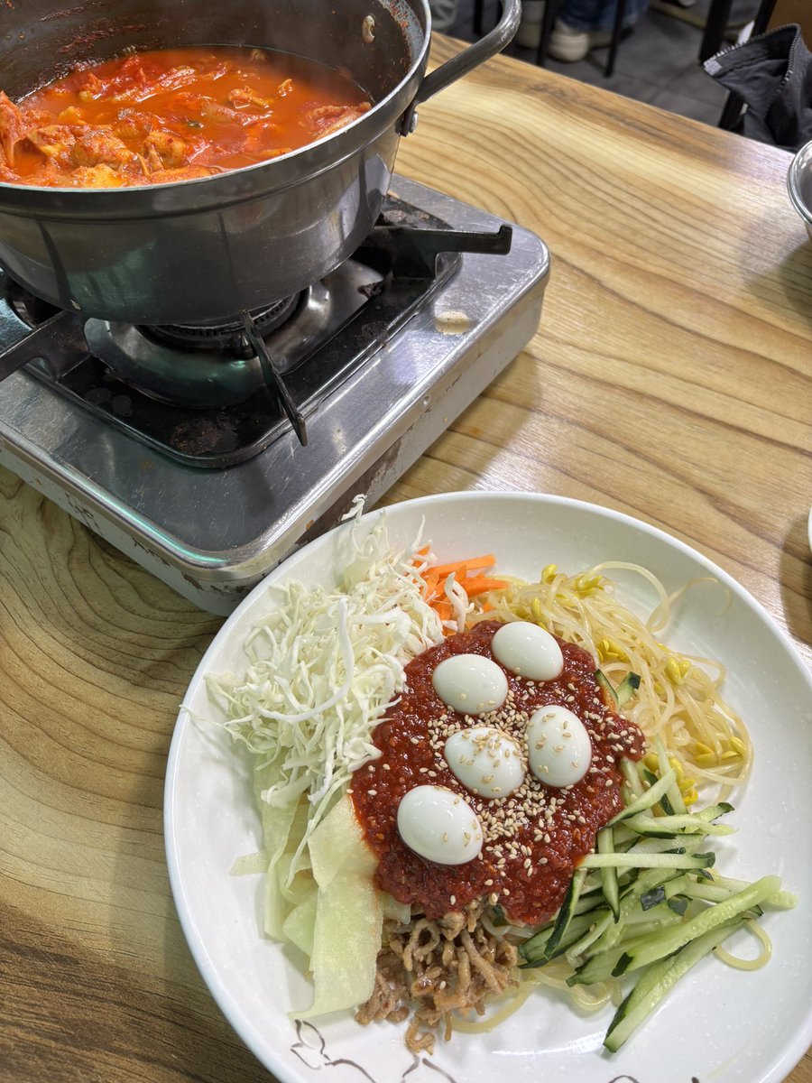 ppou9621's tweet photo. 📍은주정

노포기 김치찌개 맛집 은주정 왔어여✌🏻✌🏻
여기 진짜 맛집입니다…
양 많고 배터져 죽을 거 같아요
무조건!!!! 쫄면 드세요 https://t.co/f7H7l2uD4z