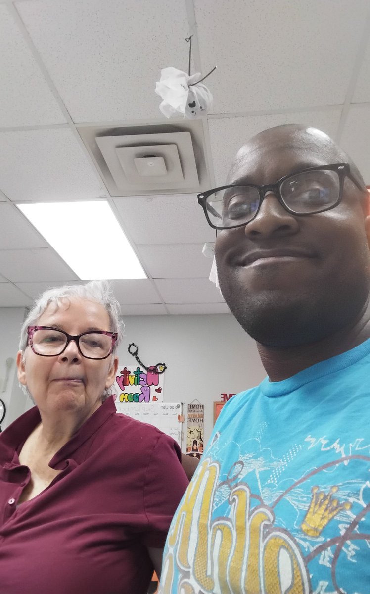 Dionecoleman1's tweet photo. I'm Having Fun At Work Today With My Friends https://t.co/ehgOMWgSX9