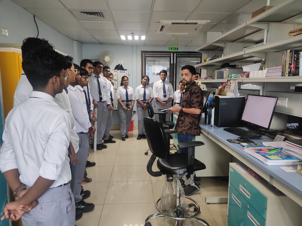 bose_institute's tweet photo. Students and some Faculty members from Dept. of Basic Sciences and humanities, IEM, Saltlake visited some of the laboratories of the Department of Physical Sciences, Bose Institute, Unified Academic Campus on 29.09.2026 and interacted with the scientists.
@IndiaDST @IndiaDST https://t.co/axlDjlSxD6