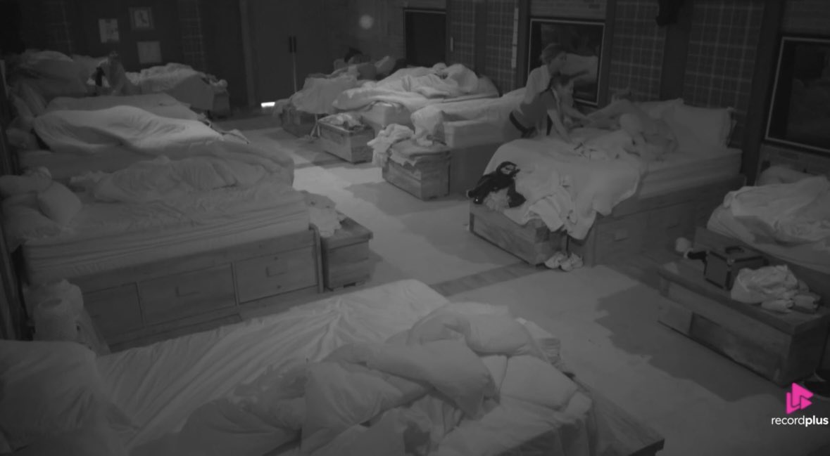 catbascoy's tweet photo. Cathe já foi dormir! Boa noite, amores! Mais um dia finalizado junto com vocês! Até mais tarde na vibe de segundou! ❤️🔥 #TeamCathe #AFazenda18 https://t.co/PeBc989CZn