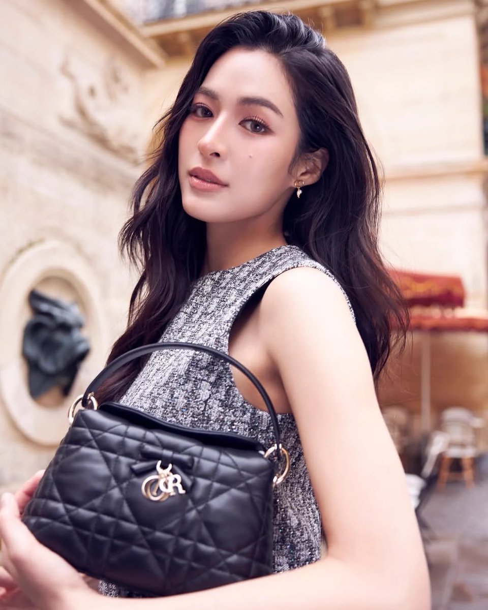 IconicRankings's tweet photo. 🏆 THAI CELEBRITY OF THE YEAR 2026 Live rankings 🇹🇭

1. Lingling Sirilak Kwong – 315,661 votes
2. Orm Kornnaphat – 311,367 votes
3. Yoko Apasra – 266,185 votes
4. Oom Eisaya Hosuwan 
5. Charlotte Austin
6. Freen Sarocha
7. Pawat Chittsawangdee
8. Win Metawin
9. Becky Armstrong
10. Lookmhee Punyapat
11. Pond Naravit
12. Santa Pongsapak
13. Noeul Nuttarat
14. War Wanarat
15. Boss Chaikamon
Source: NetizensChoice