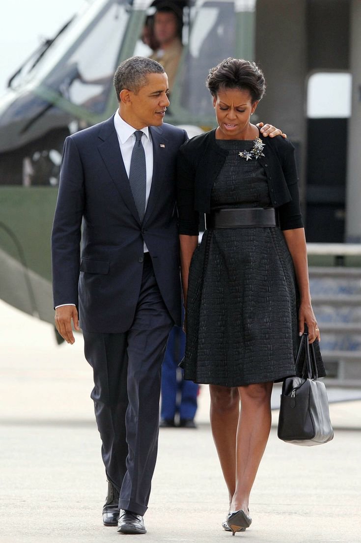 Cute_Ayana_'s tweet photo. After resigning from active politics for a while barak Obama only decided to leave a happily nice long life with the cutest black woman on earth https://t.co/lM8SwR9gOf