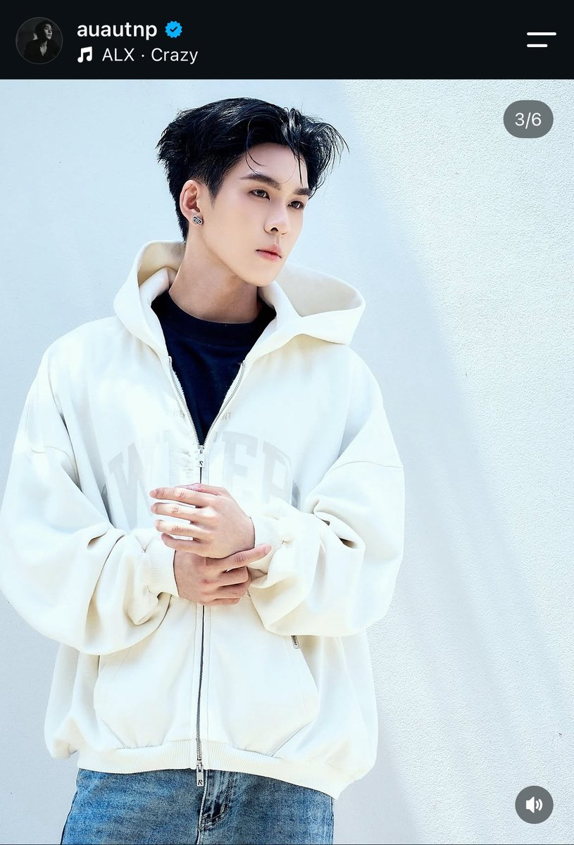 andauau2121's tweet photo. Auau in #RepresentTH he looks so good in this white hoodie 🤍���🤍 https://t.co/MUfSuQBVSA