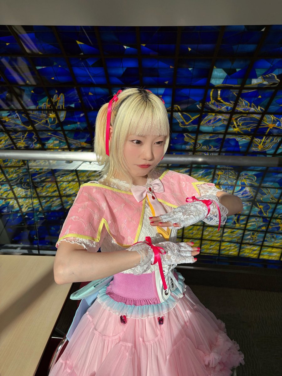 Hondo_dagaya_'s tweet photo. オフショット〜(^-^)/"🌏

髪飾りはこうなってました🩷🎀

「名探偵プリキュア！LIVE2026
キュアット熱唱！はなまるShowtime☆」
#precure #プリキュア #プリキュアライブ #たんプリ https://t.co/4rZmqwbIGH