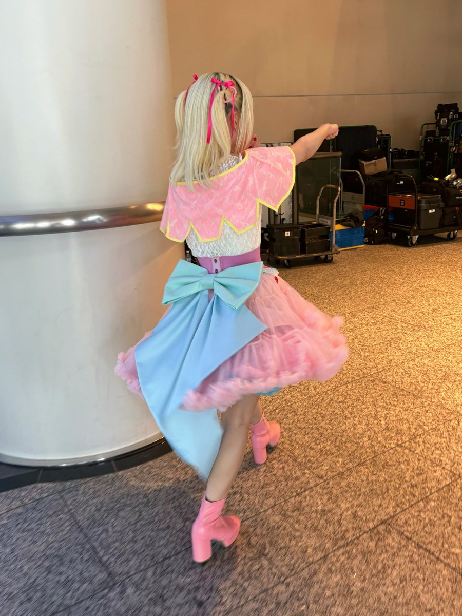 Hondo_dagaya_'s tweet photo. オフショット〜(^-^)/"🌏

髪飾りはこうなってました🩷🎀

「名探偵プリキュア！LIVE2026
キュアット熱唱！はなまるShowtime☆」
#precure #プリキュア #プリキュアライブ #たんプリ https://t.co/4rZmqwbIGH