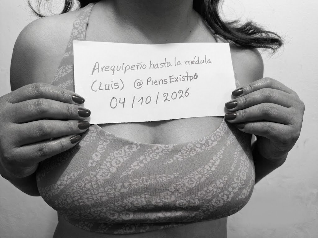 ariadnadedamian's tweet photo. Cumplimos lo prometido: reto superado y premio entregado a Luis (@PiensExistp0). Él ya disfruta de su dedicatoria a todo color. Nos encanta el juego sano. Estén atentos, que pronto habrá más sorpresas y dinámicas para consentir a Ari. #Arequipa #ParejaReal https://t.co/IXsXuJI2By
