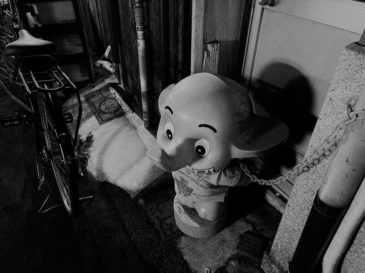 Ygch19X's tweet photo. #monochrome 
#streetphotography 
#photography
#スナップ写真
#街撮り https://t.co/ByDnu4edXj