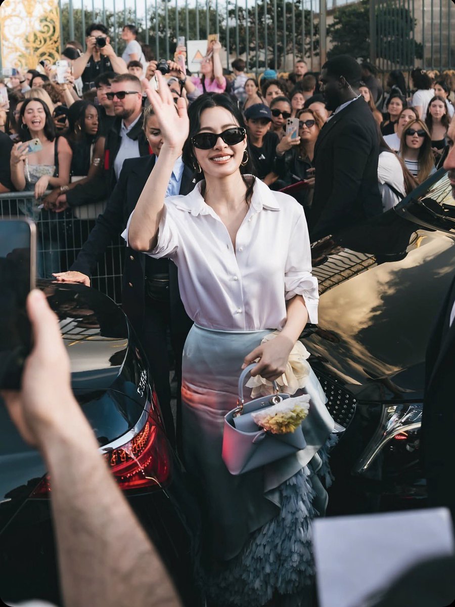 votefor00kwong's tweet photo. Lingling Kwong and Dior make this PFW chapter feel so special. and I love this chapter. and it has such a lovely energy.

#LinglingKwong #Dior
#PFW #DiorSummer27
@linglingsirilak @Dior https://t.co/5u7jq2y0gH