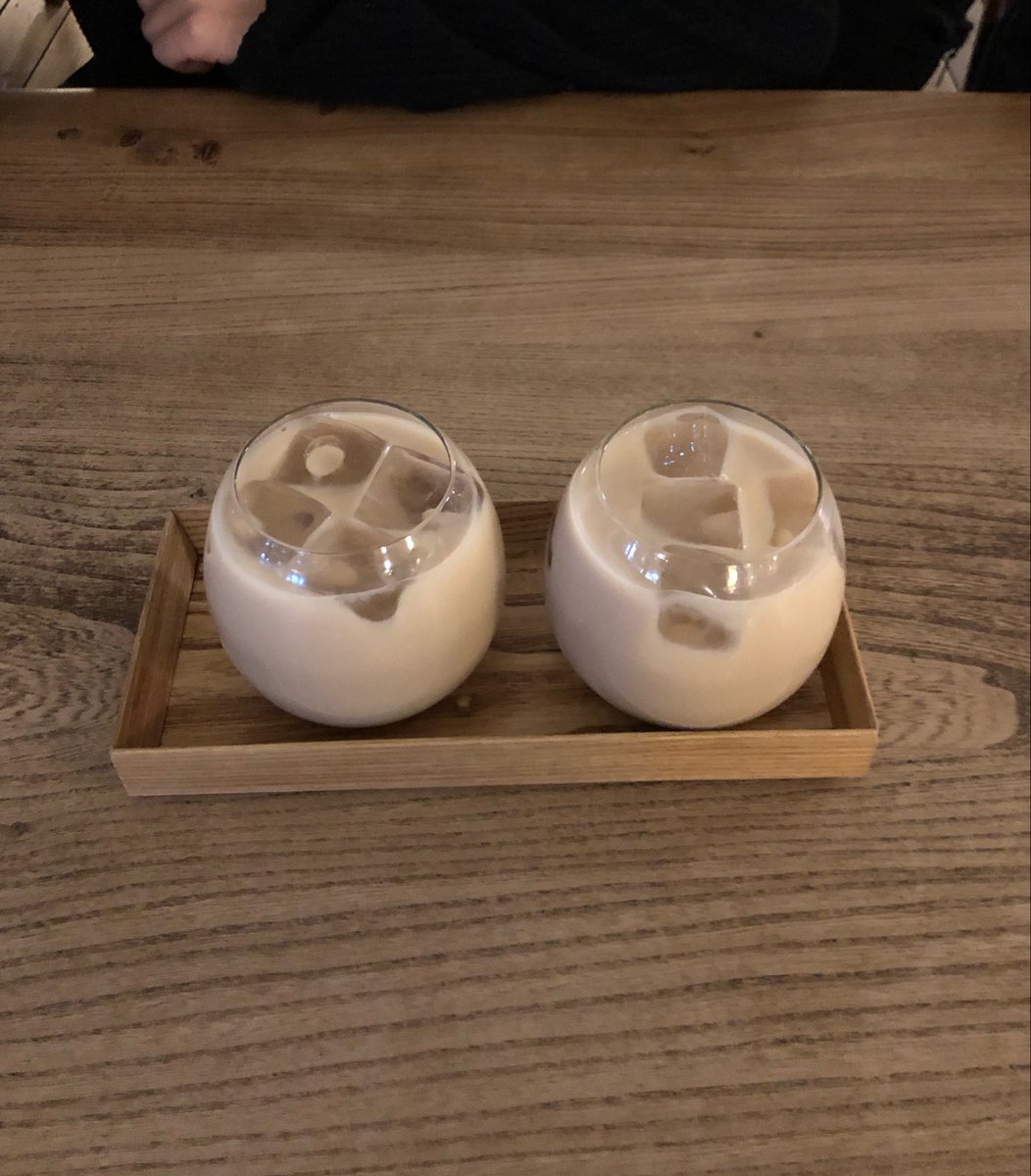 ssoonnga's tweet photo. 그냥 흘렸던 말 기억해서 사오고 
내가 좋아하는거 새롭게 도전하고 관심 가져주는 친구 ,, 😭🧋 https://t.co/R2Z0vuF2xU