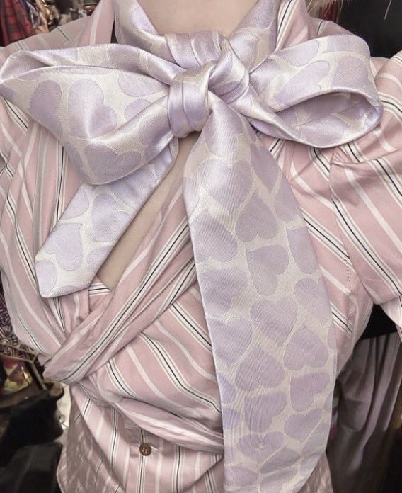 gentleescape's tweet photo. vivienne westwood silk bow ties https://t.co/IlN4OOLuZY