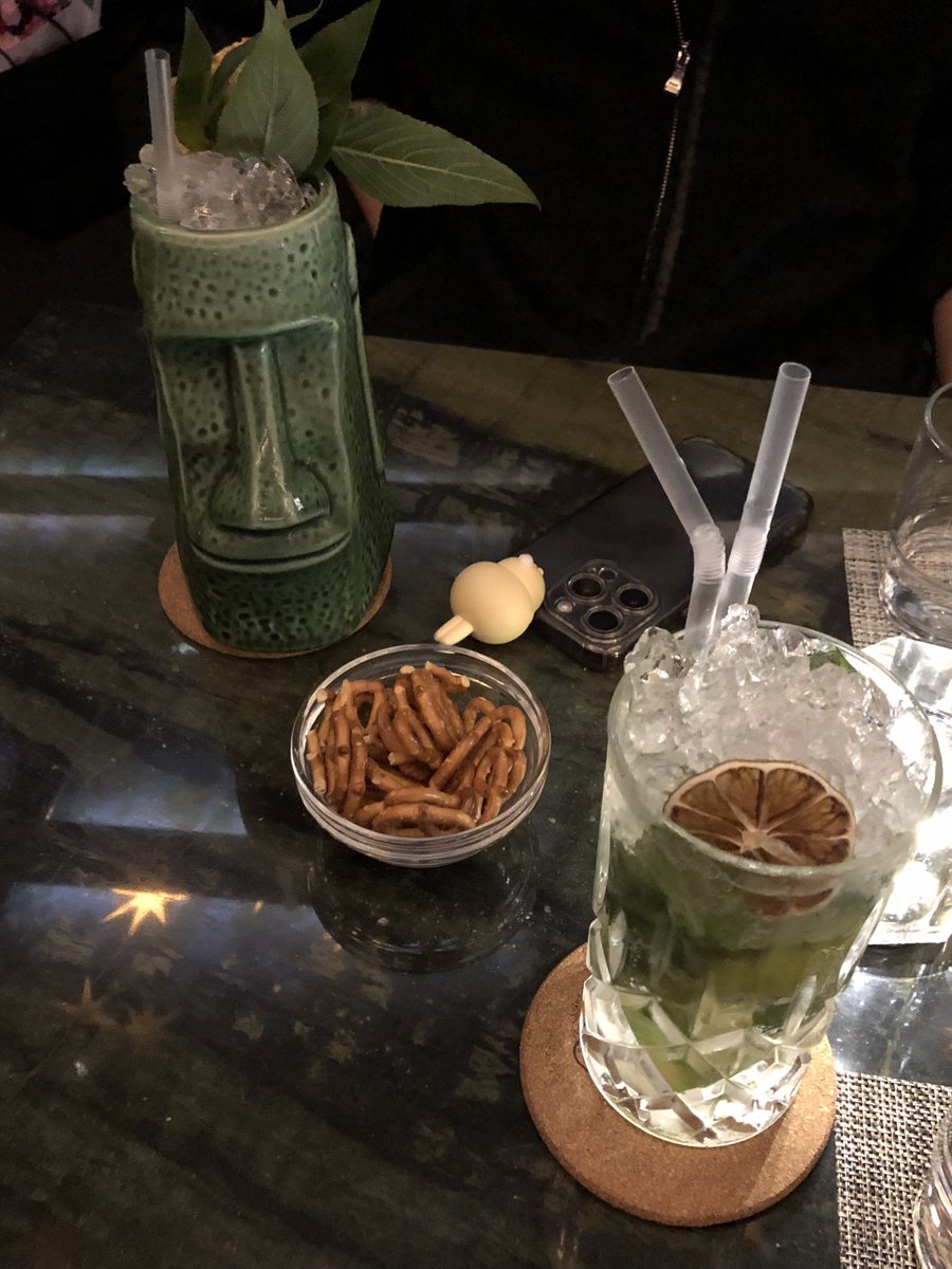ssoonnga's tweet photo. 📍신논현 어글리 

강남에서 괜찮은 곳 찾기 너무 어려운데 
맛도 있고 분위기도 좋은 칵테일바 🍸 https://t.co/l2Rg7xfMXM
