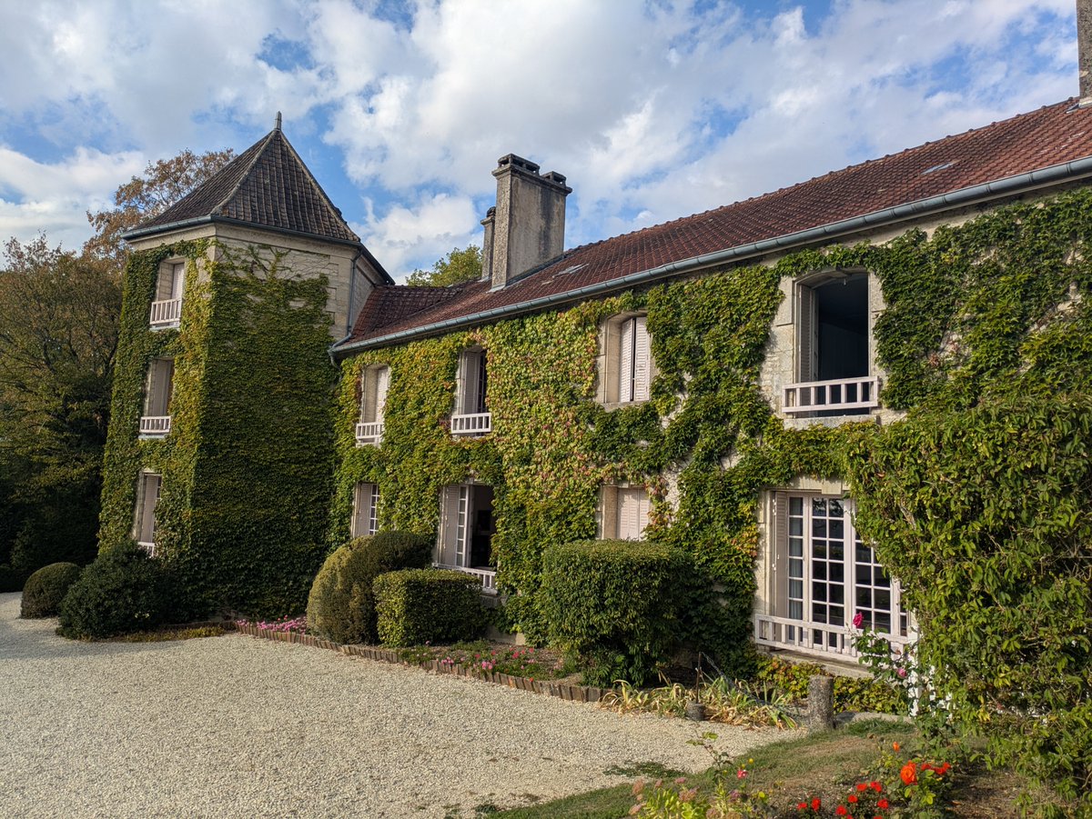 Maryceciliajose's tweet photo. Blessed to visit the beautiful home and resting place of one of my heroes, the great Charles de Gaulle, and to walk in the woods that he loved. A man whose Catholic faith, devotion to family, courage and patriotism remain a huge inspiration to us all. đšđ” #DeGaulle #Colombey https://t.co/NwrLhiSPY7