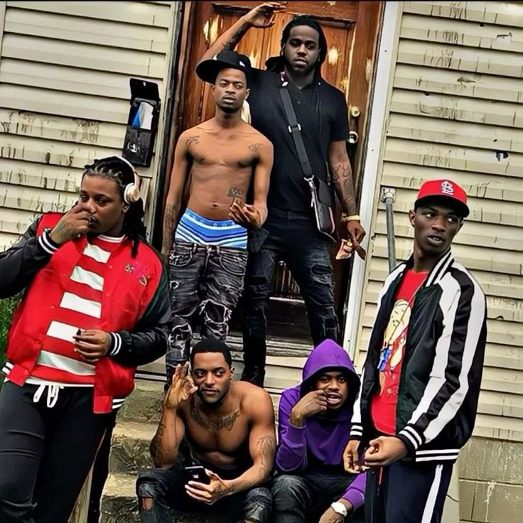 bigharris1212's tweet photo. FBG really had Chicago on lockdown back then. Between Duck, Brick, and Cash, they built a movement that defined an era. Now that they’re gone, nobody’s really taken it to that level again.

​Who do you think was FBG’s most influential member? https://t.co/itLGJyBfEr