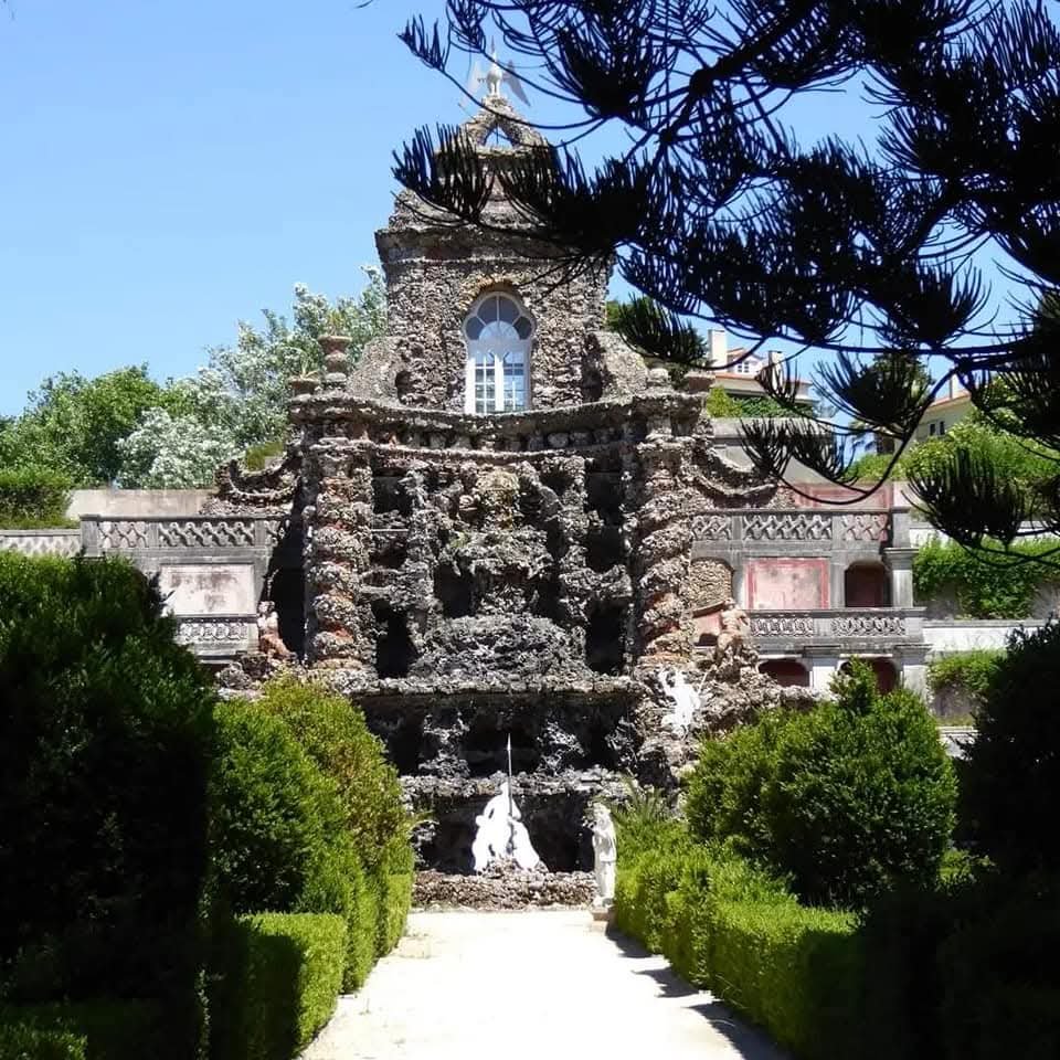 skymanuelima's tweet photo. A #Quinta_Real_de_Caxias é o principal parque de #Caxias, #Oeiras. Um agradável espaço de passeio criado em torno dos #jardins do Paço Real de Caxias. Um Real exemplo das Quintas de Recreio de Oeiras, e atualmente um dos elementos de maior interesse arquitetónico e histórico. https://t.co/ivVxnLQLAk