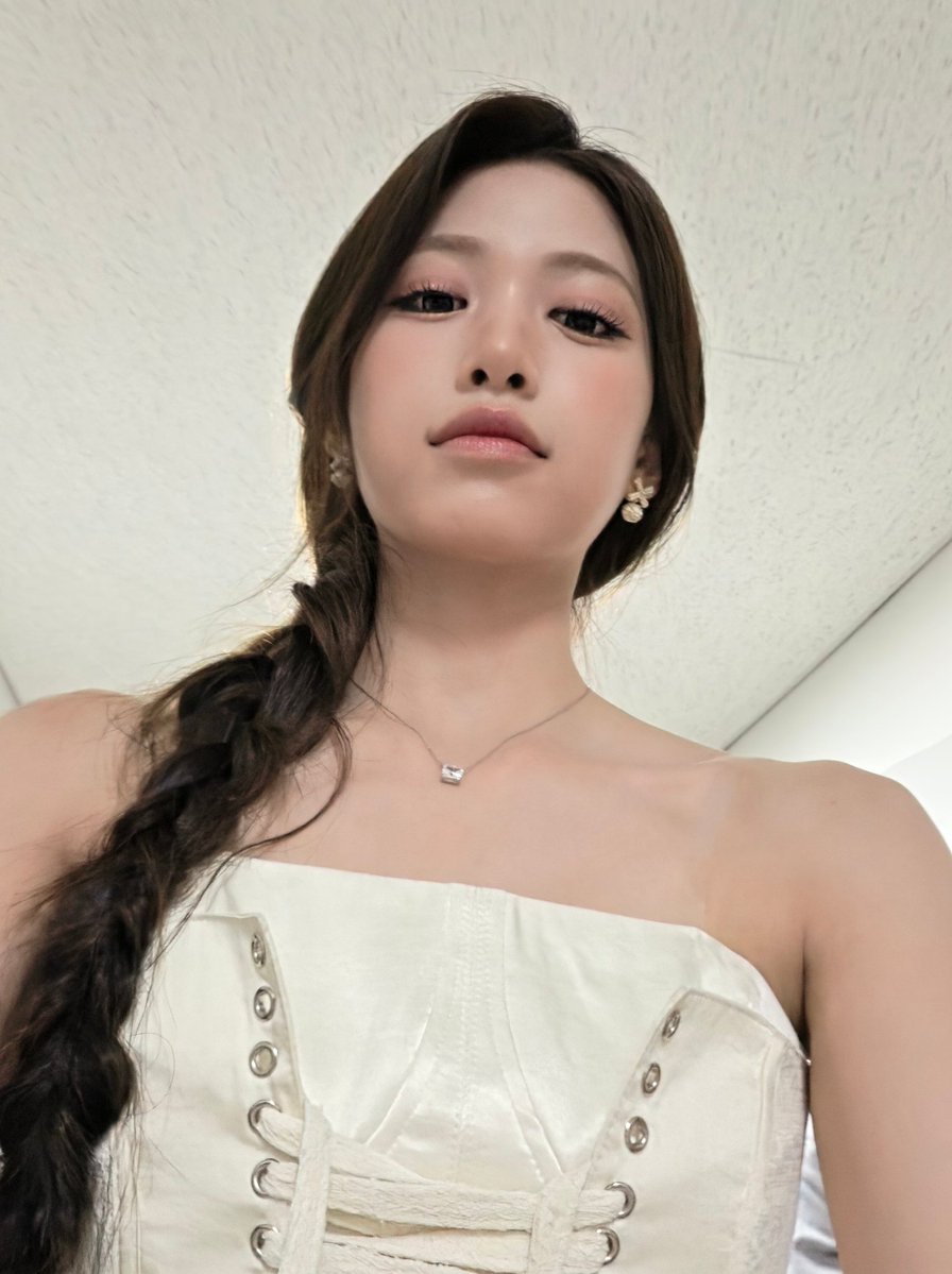 RESCENE_ZENNA's tweet photo. TMA 까엉이 왔다아 🤍🤍👼

#ZENA #제나 #ゼナ
#RESCENE #리센느 #リセンヌ https://t.co/hxwWUzWpjP