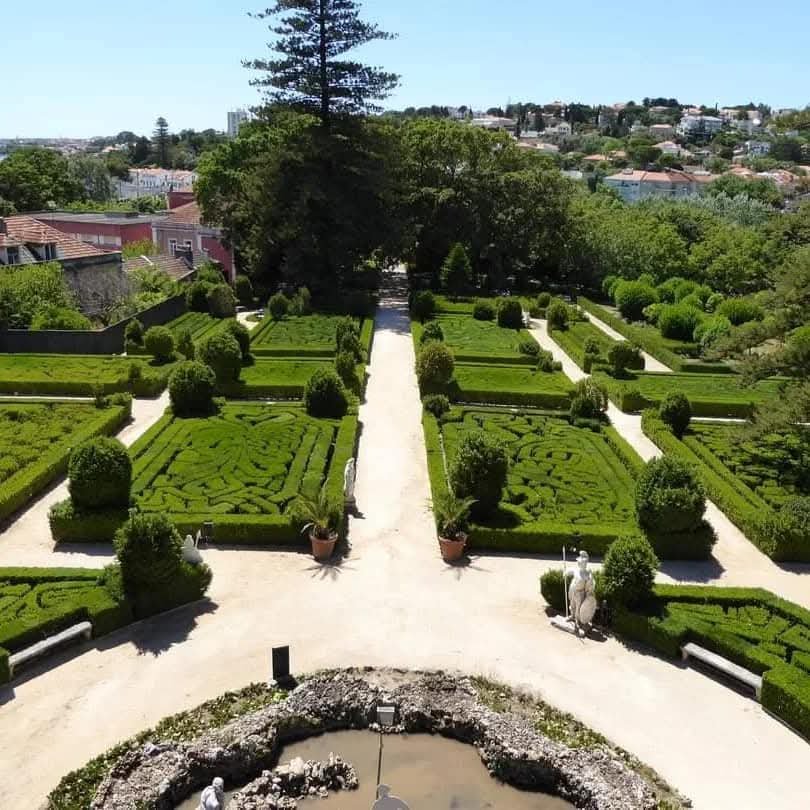 skymanuelima's tweet photo. A #Quinta_Real_de_Caxias é o principal parque de #Caxias, #Oeiras. Um agradável espaço de passeio criado em torno dos #jardins do Paço Real de Caxias. Um Real exemplo das Quintas de Recreio de Oeiras, e atualmente um dos elementos de maior interesse arquitetónico e histórico. https://t.co/ivVxnLQLAk