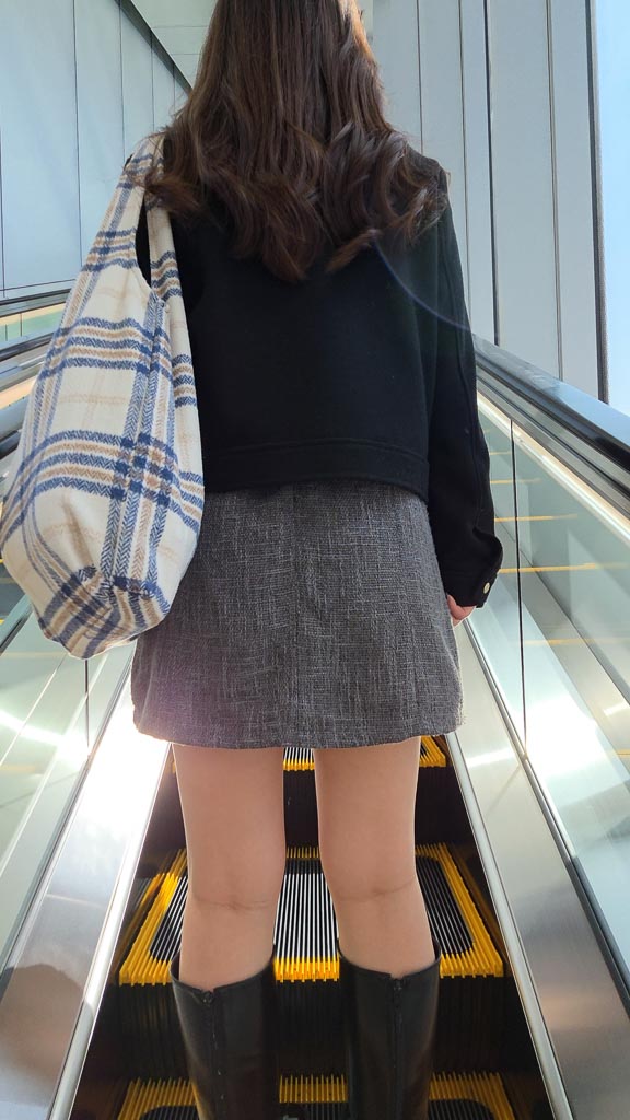 kyoukore_jp's tweet photo. AV女優の裸より素人のパンチラ

#パンチラ #逆さ #upskirt #japanese https://t.co/QPmiqqFruu