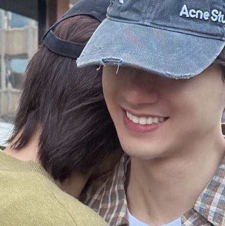 biikunbydsocute's tweet photo. บิบี๋ชอบเอาแจ้มโอ้นนนไปซบไหล่พี่เค้ามาก ๆ เยยนี่นาา 🥺🤏🏻 เหมือนตรงนั้นเป็นเซฟโซนเล็กๆ ของหนูเลยเนอะ อยู่ใกล้พี่เค้าแล้วดูสบายใจจังงง ฮือออㅠㅠㅠ 

#KengNamping                                                                         #KengHarit #nampingster https://t.co/qfC44IcMyO