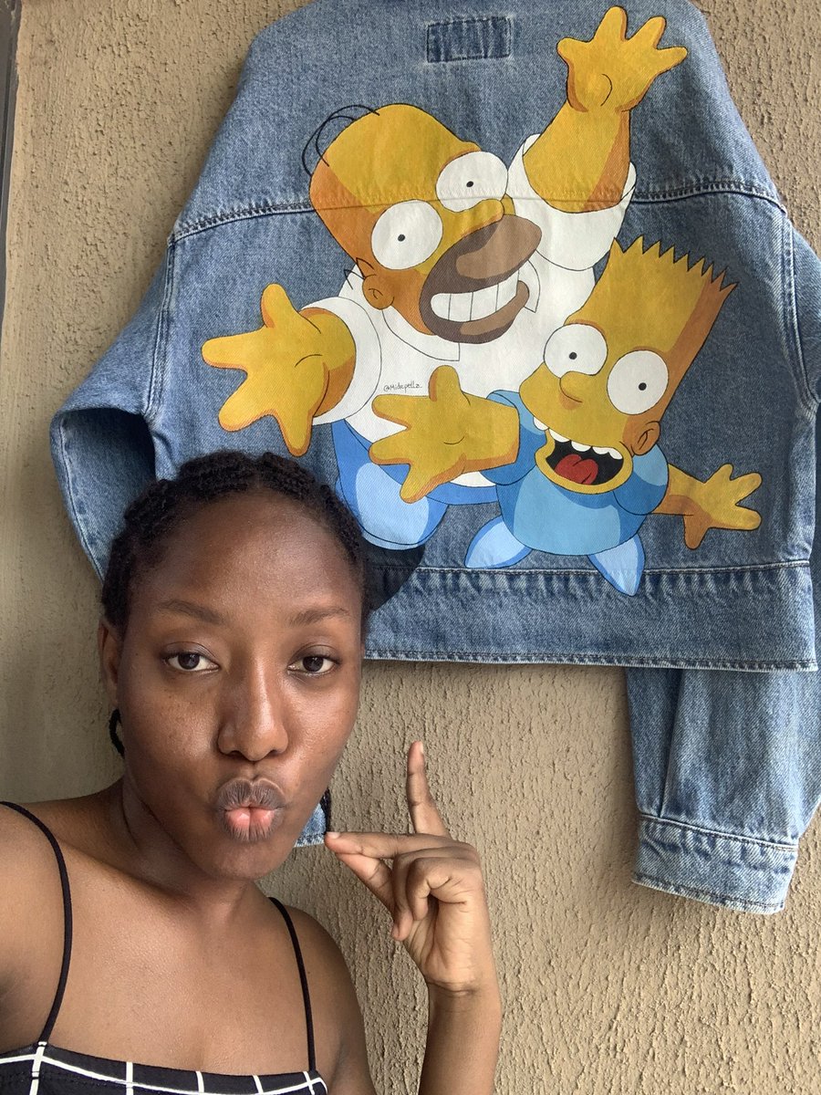 Midepella_'s tweet photo. My name is Mide.
I’m an artist and I painted this jacket! 🎨 https://t.co/IWoTxOBKfP