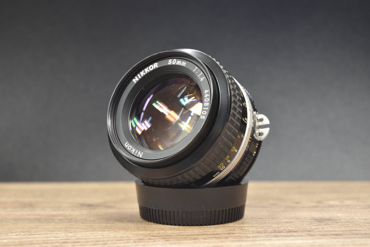 Hardoffcamera's tweet photo. もうひとつAi NIKKOR 50mm F1.4が中古品となりました。
こちらもカビ除去済みです。
レンズ内小ゴミございます。（3枚目では撮影に影響が出て���ません。）
鏡筒は比較的綺麗な状態です。
#ハードオフ八王子大和田
#ハードオフ https://t.co/cDS174MDIc