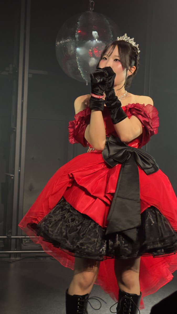 Enchan238's tweet photo. 白衣装撮れなかったけどAINOちゃんと言ったら赤やよね!
#相思相AINO
#NEONLINE https://t.co/NprHJAgqsO